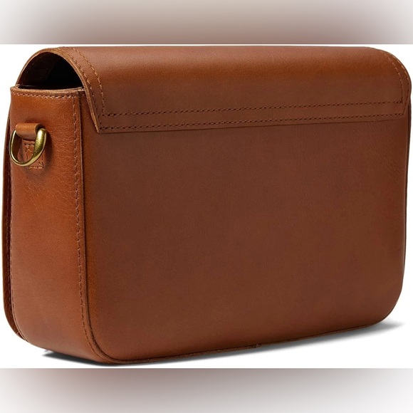 Madewell - The Transport Flap Shoulder Bag in English Saddle - Picture 6 of 9